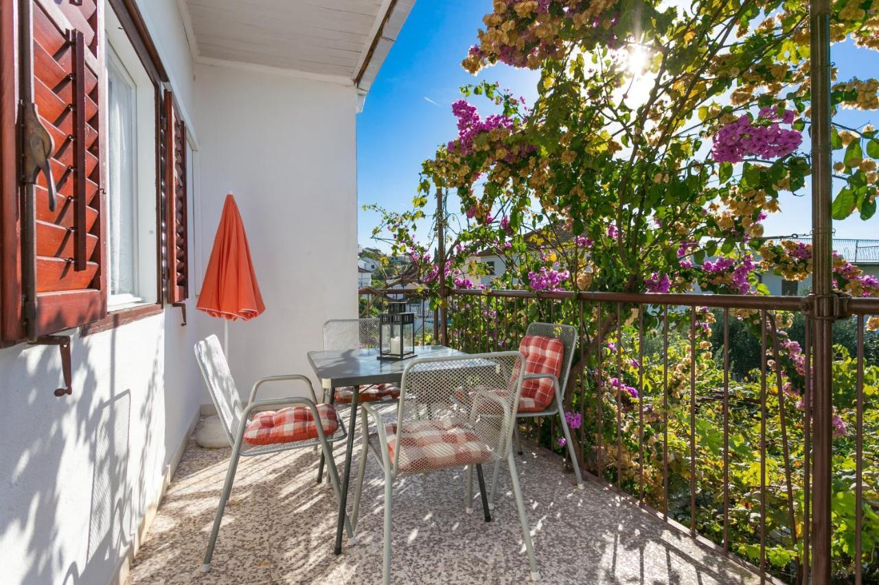 Apartments By The Sea Seget Vranjica, Trogir - 1038 Eksteriør bilde
