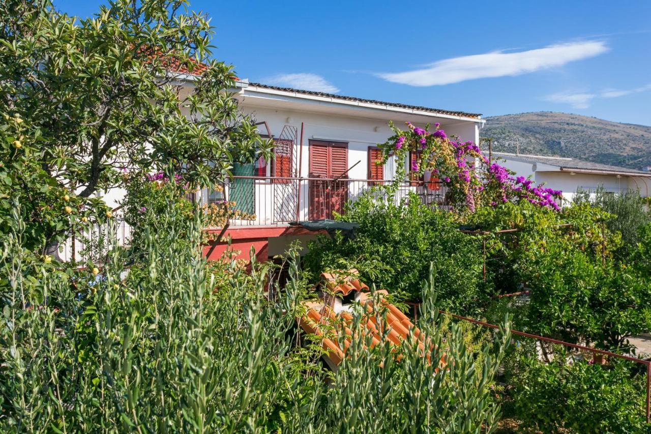 Apartments By The Sea Seget Vranjica, Trogir - 1038 Eksteriør bilde