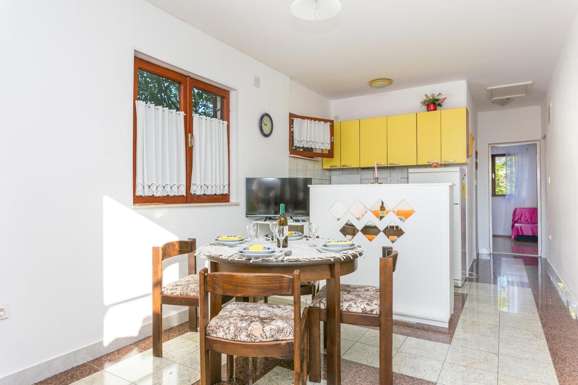 Apartments By The Sea Seget Vranjica, Trogir - 1038 Rom bilde